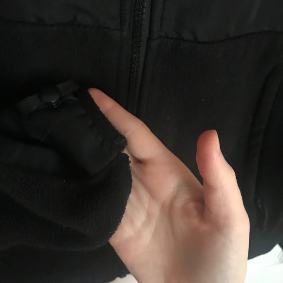 Size small black jacket - Picture 2 of 4